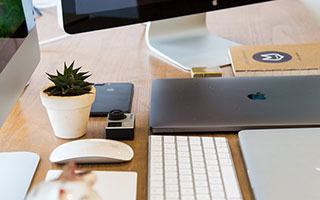 差点戴帽！王钰栋胸部接长传形成单刀，推射太正被门将化解